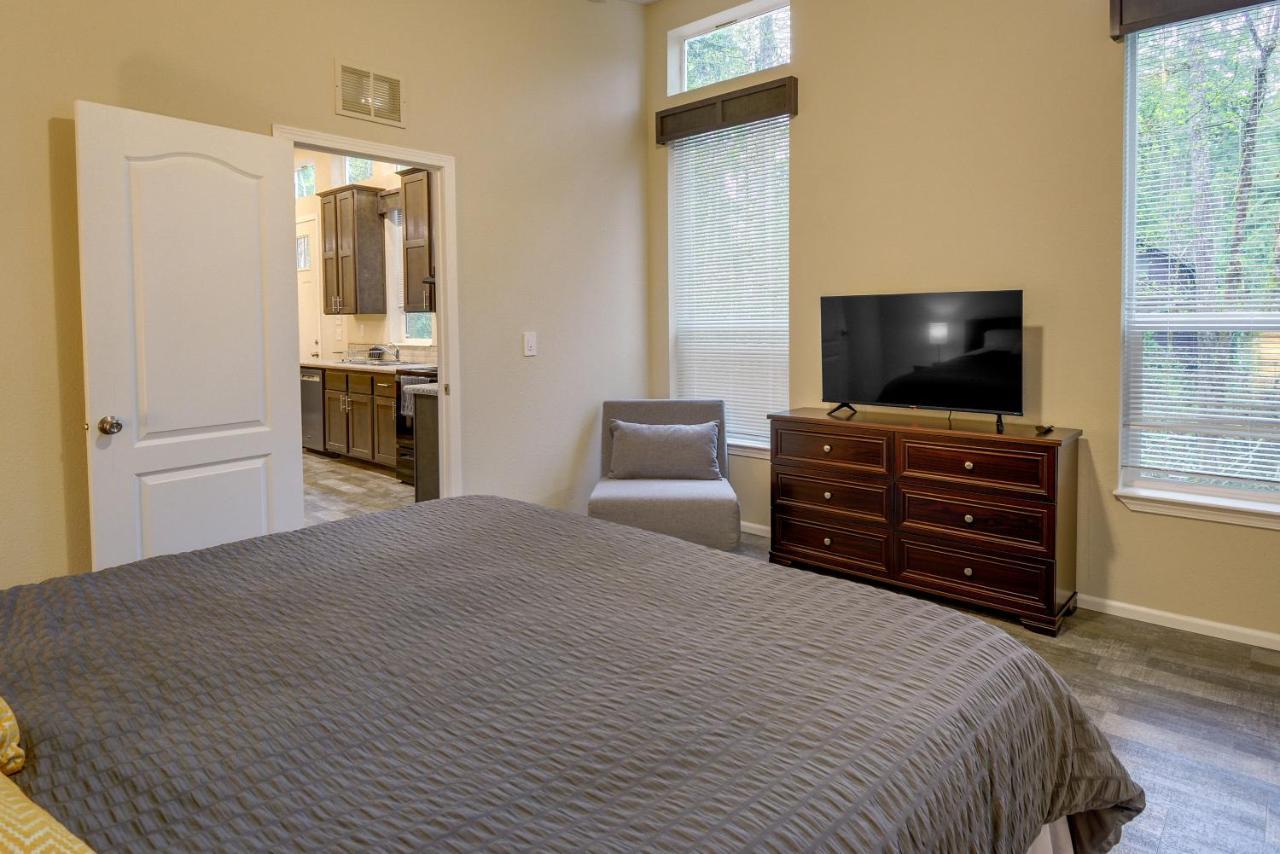Hoodsport Vacation Rental With Private Lake Access! Extérieur photo